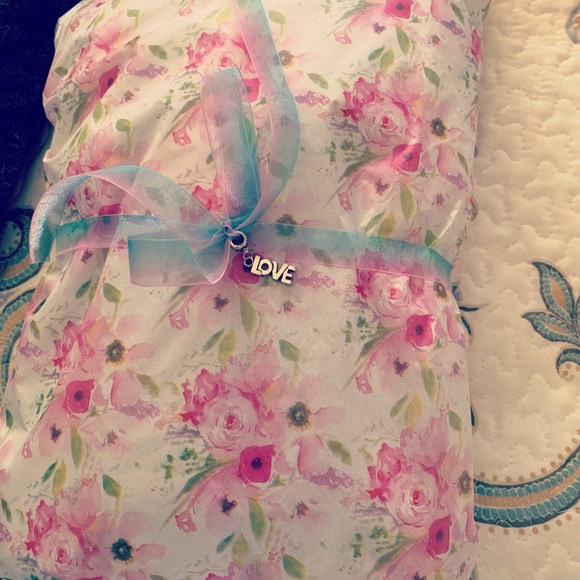 Hello Welcome to my Closet๐น Iโm Nikki - Picture 9 of 15